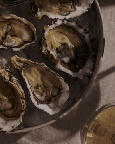 Ostriche? Non solo con lo champagne, anzi…